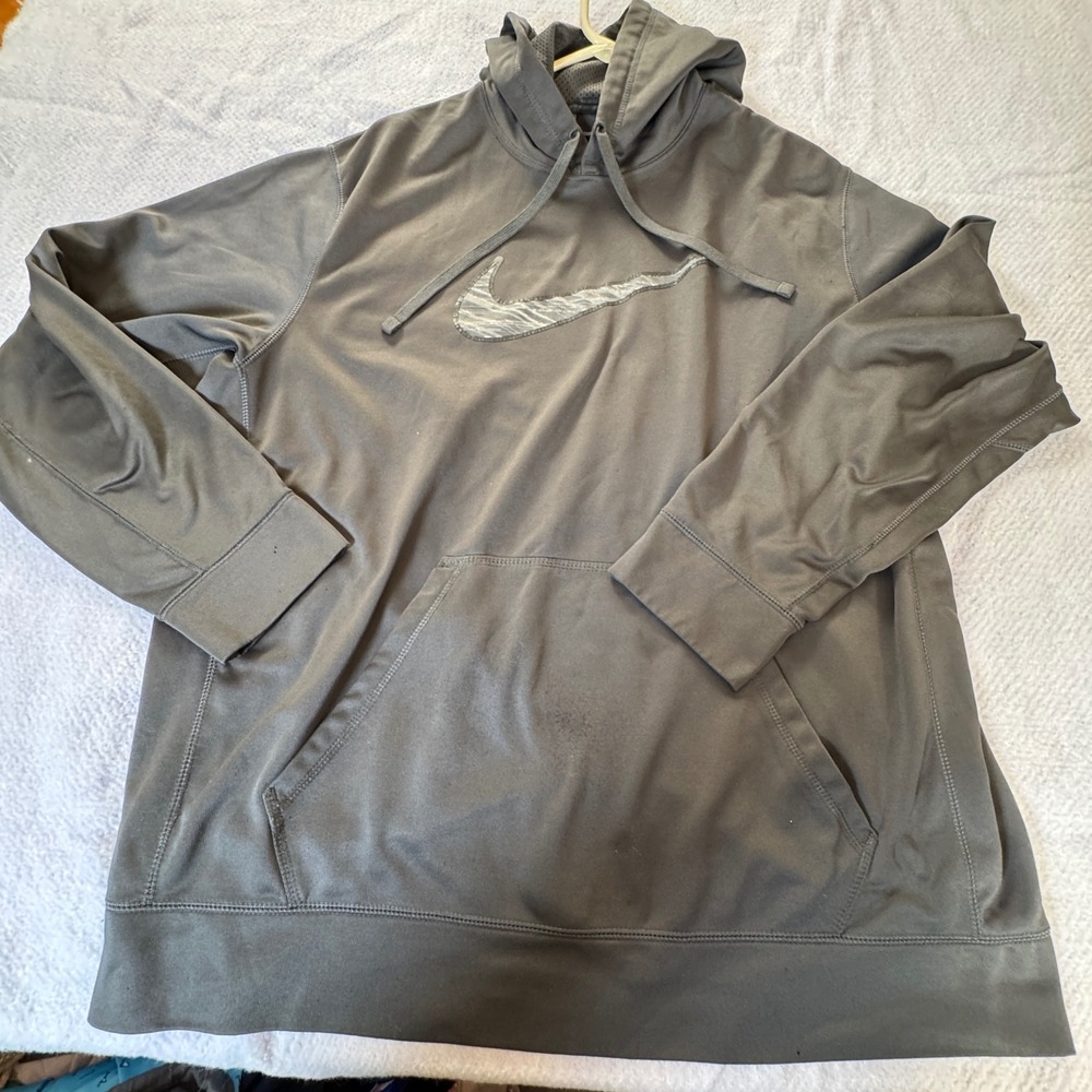 Nike Therma-FIT Hoodie Mens XXL Gray Pullover Swoosh Athletic Sweatshirt